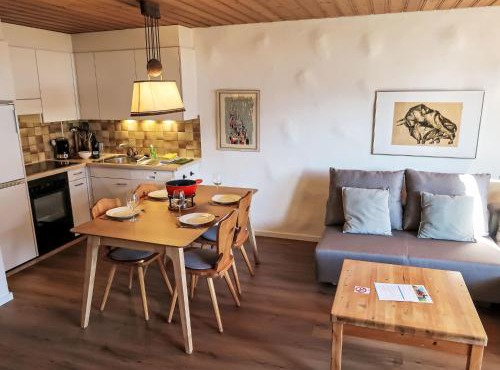 Apartment Wohnung Nr-2 by Interhome