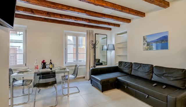 Appartamento Fabrizia in the Heart of Riva, Riva del Garda, Italy in Riva del Garda