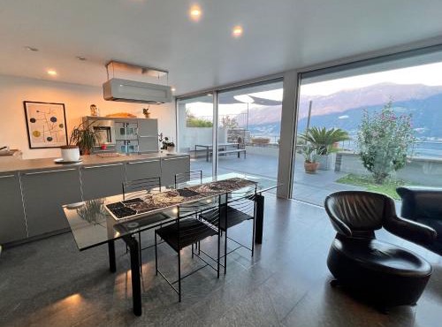 Appartamento moderno con ampia terrazza panoramica