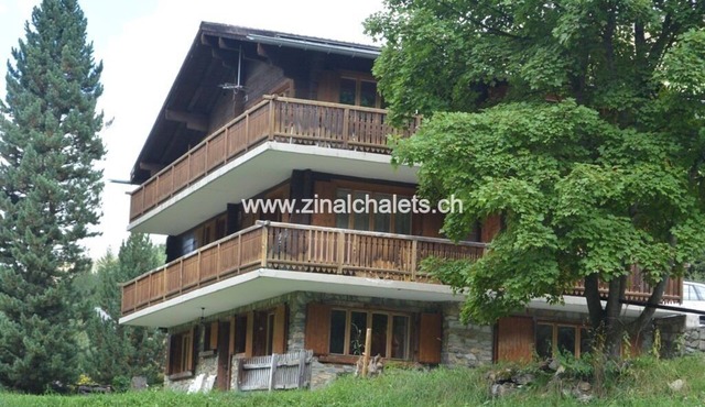 Appartment in a chalet in Zinal - 2 bedrooms with 2 beds - living room - TV broadcasting - kitchen -