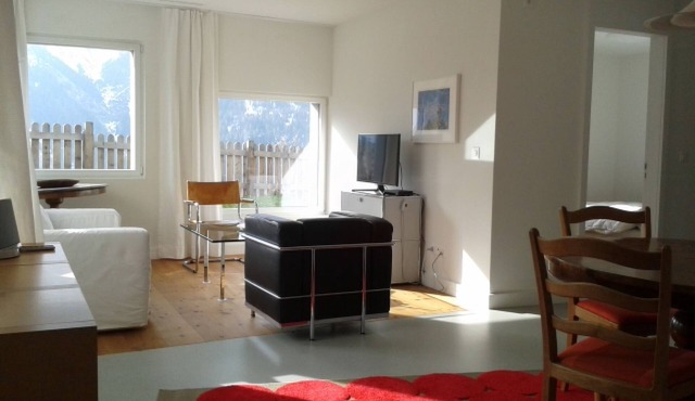 Archas Sura 194B, (Sent) by Interhome