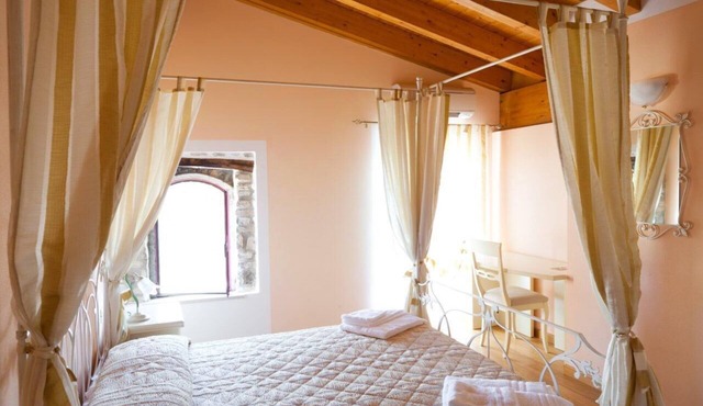 ATTIC LUXURY APT. private terrace & Jacuzzi