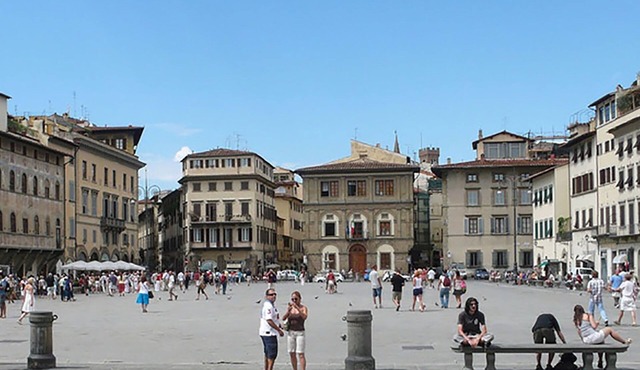 Attic with views in Piazza Santa Croce in Firenze
