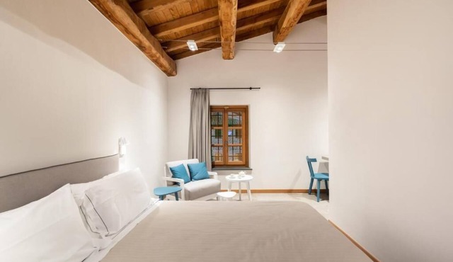 Balthazar Double Room with Spa Bath in CORI