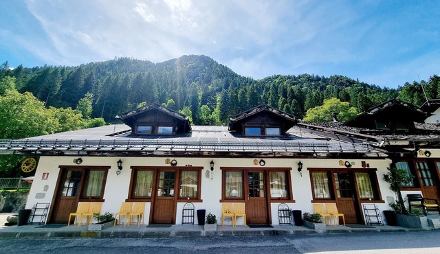 Beautiful 'Adamello 7' Apartment with Wi-Fi in Pinzolo