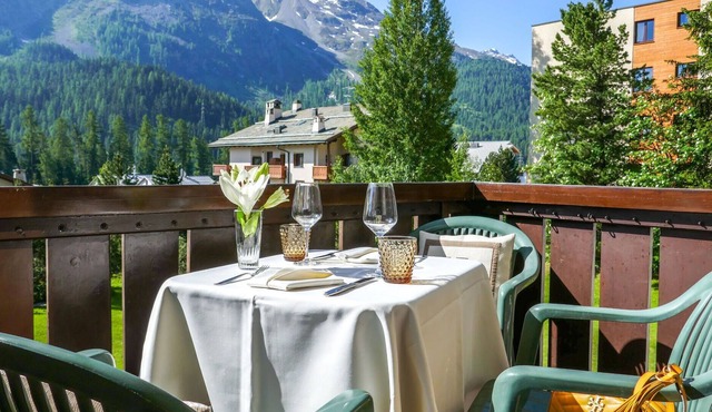 Beautiful apartment for 6 guests with WIFI, TV, balcony, pets allowed, panoramic view and parking