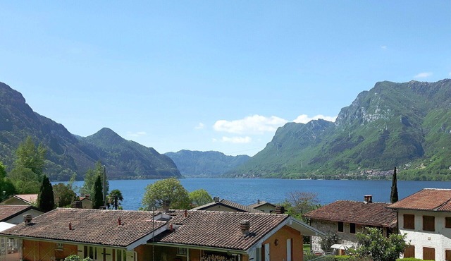 Beautiful apartment for 6 guests with WIFI, TV, balcony and pets allowed