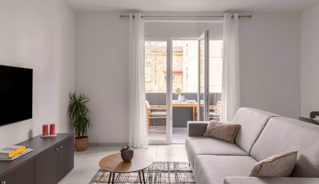 Beautiful new and modern apartment with parking
