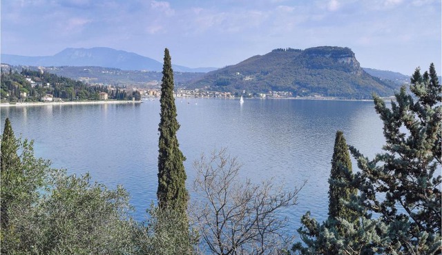 Bilo 5 pax - Apt 7 in Toscolano Maderno