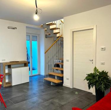 CARDAHOUSe BILO COGLIATE MB in Cogliate