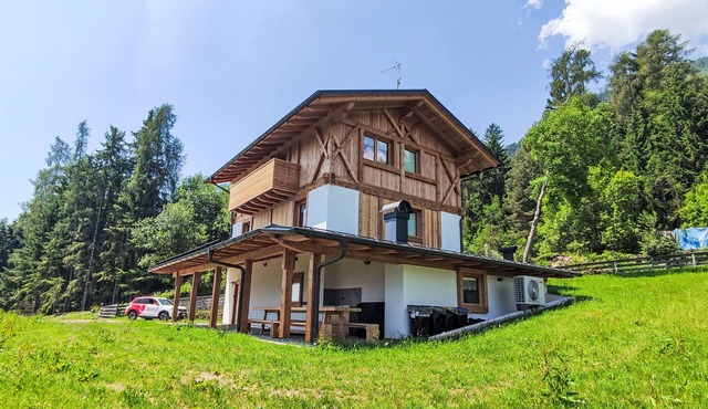 Casa del Larice by Interhome in Valle di Non
