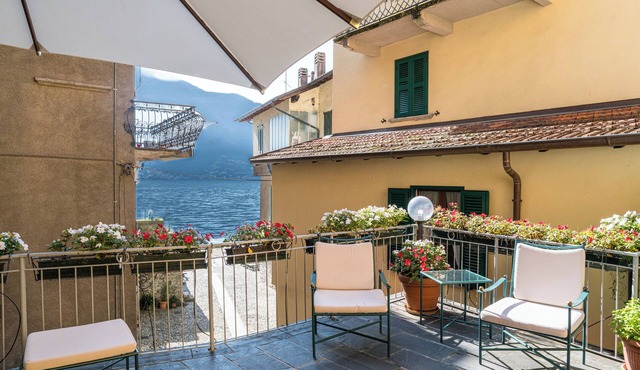 Casa Manzi Apt 1, Sala Comacina, Italy