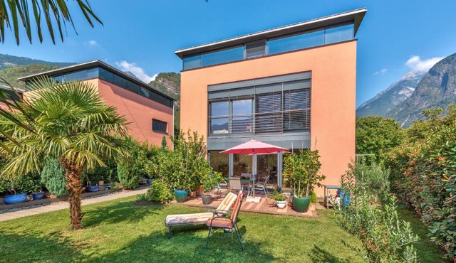 Casa Oliver, tra la Calanca e i castelli di Bellinzona