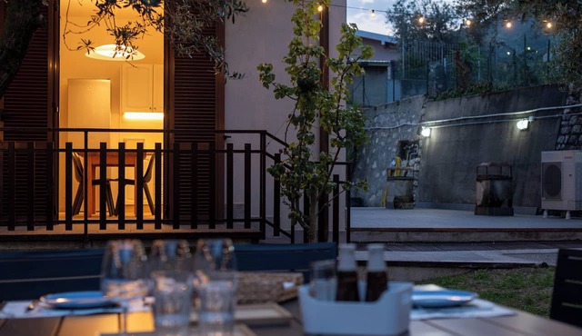 CASA RITA - VACATION RENTAL - FREE PARKING - GARDEN WITH BARBECUE AND TERRACES