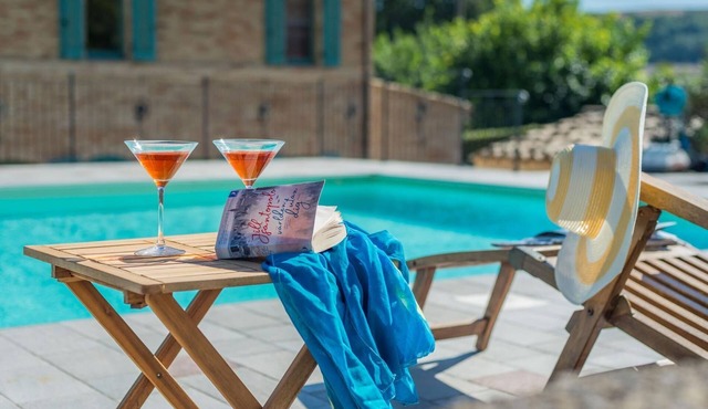 Casale Vigneto - 3 bedrooms, pool, AC, wifi, pets, Marche in Mogliano