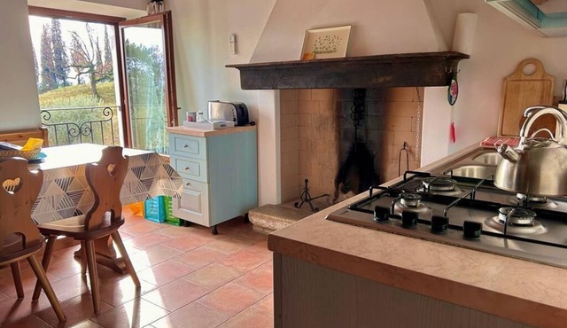 Cervano Ecli: apartment for 5 with original fireplaces from 1886 in Lombardia