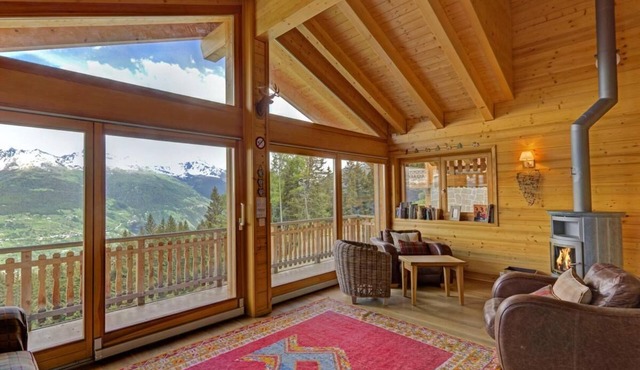 Chalet, 300m from resort center, sauna, terrace, balcony, fireplace or stove, parking, tv
