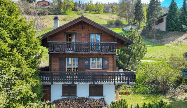 Chalet Le Trèfle by Interhome