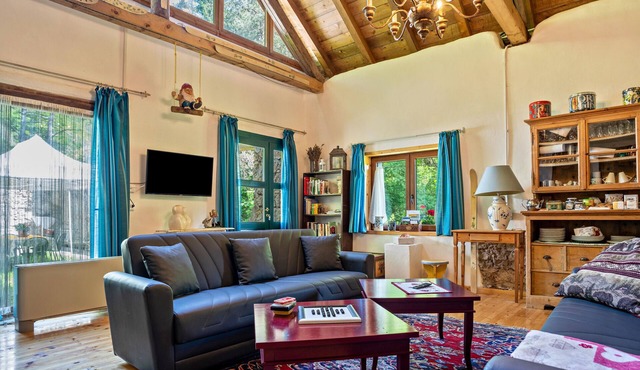 Chalet 'Loft Tovel' with Mountain View and Private Garden
