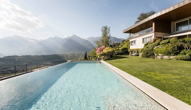 Chalet Oasis – Modern Chalet with Wellness, Garden & Access to Schenna Resort in Schenna