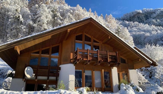Chalet Wetterhorn by Interhome