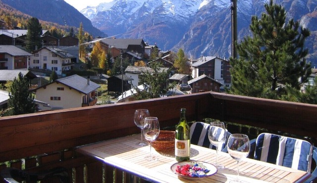 Chalet with view on the Weisshorn from terrace/bedroom/livingroom
