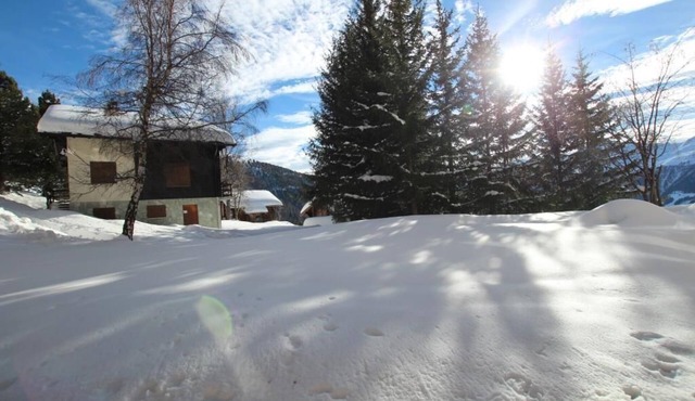 Charmant 2 pièces au rez-de-chaussée d'une petite résidence au centre de Chandolin. Hall d'entrée, 1