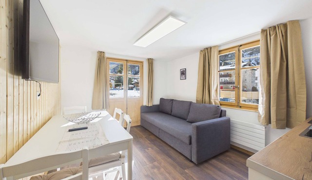 Charming Alpine Apartment 15 Min from Zermatt