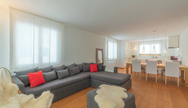 Chesa Blaunca - Spacious apartment near cross-country ski run & nature