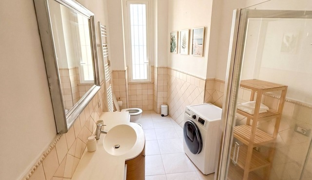 Chloe's apartment 1 min walk from MM1 Pasteur/NoLo