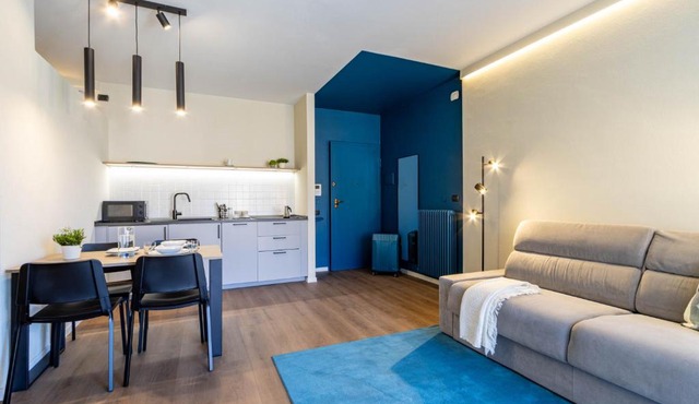 Como Lake Suite , Parking , 500m Train Station, 1km Lake