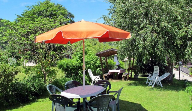 Cosy apartment for 5 people with WIFI, TV, patio, pets allowed, panoramic view and parking