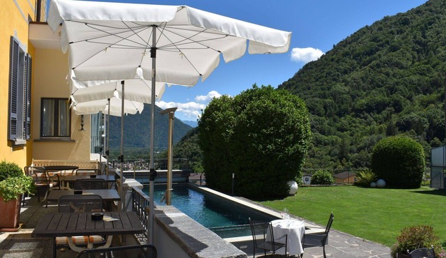 Cosy apartment for 2 people with WIFI, pool, TV, patio, pets allowed and panoramic view