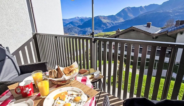 Cosy apartment for 5 guests with WIFI, pool, TV, balcony, pets allowed and panoramic view