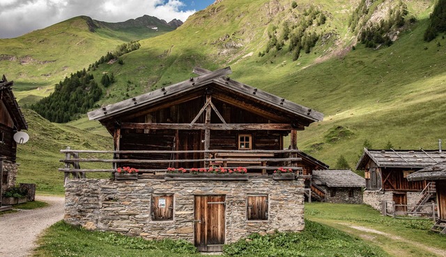 Cottage 'Lechnerhütte Fane Alm' with Mountain View, Wi-Fi & Terrace in Vals