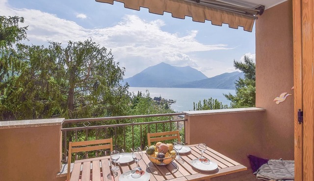 Cozy apartment in Bellano (LC) with house sea view
