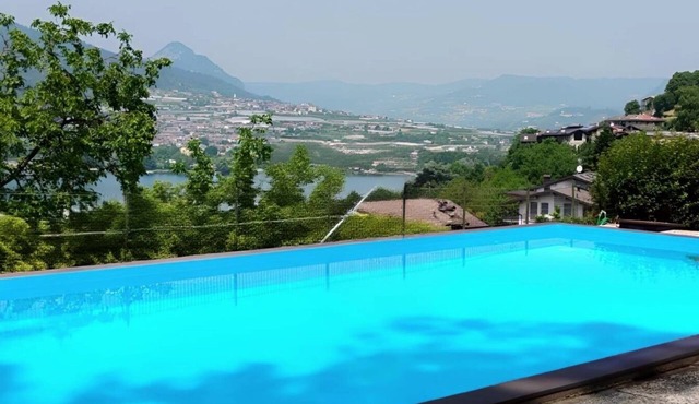 Cozy apartment with a view of Lake Caldonazzo