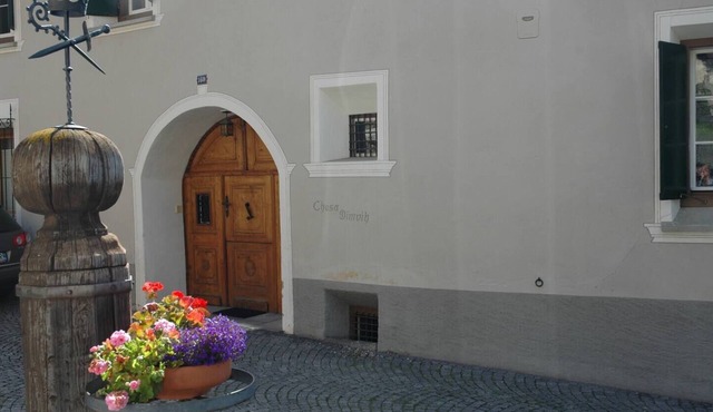 Cozy Engadine apartment in a patrician house in a perfect location