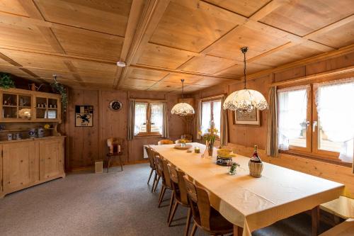 Cresta - 9,5-Zimmerhaus für 19 - 20 Personen, 270m2
