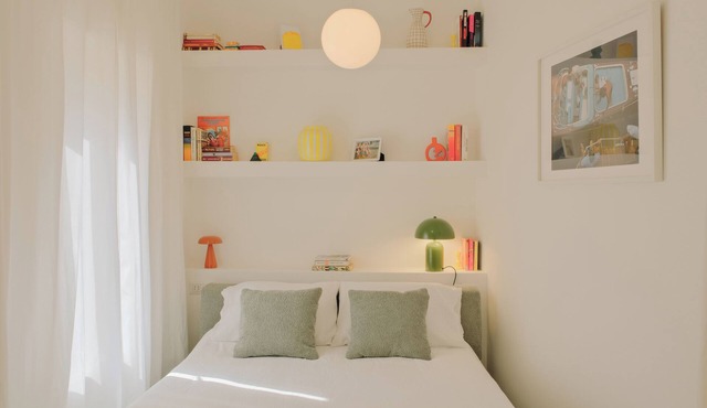 Cute studio in a tiny house right next to the lake in Sala Comacina