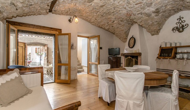 Detached house, charming, romantic and quiet a few steps from Salo '