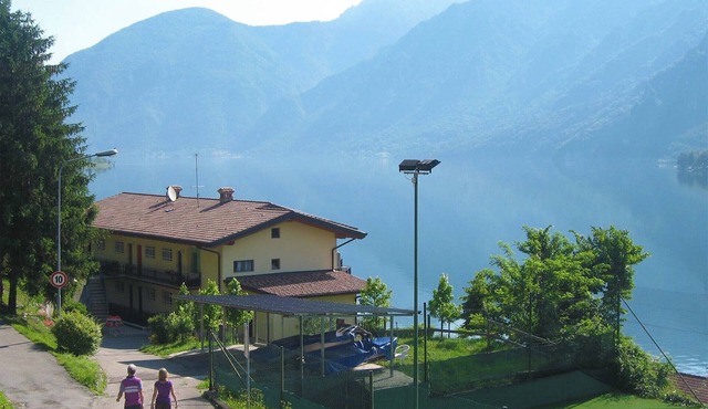 Directly on the lake with two bedrooms