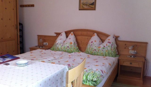 Double room, shower, WC - Ferienhof Schmalzbichl in Gleinkerau