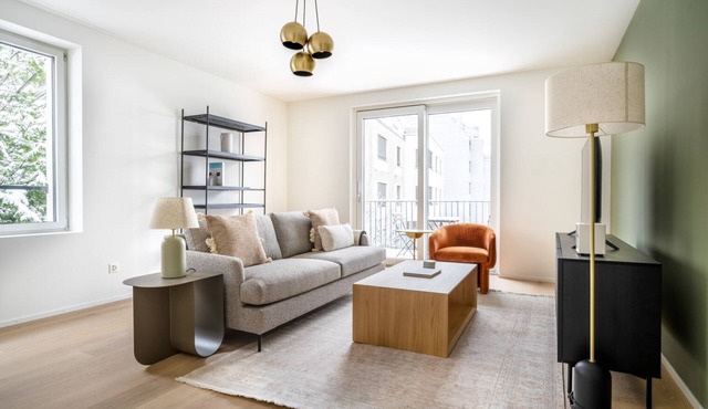 Dreamy Wiedikon 2.5 Room w/Storage & W/D, 3 min to Market, by Blueground