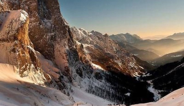 Elegantes und geräumiges Dachgeschosszimmer in den Dolomiten by Interhome in Frassilongo