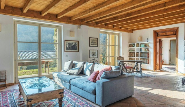 Farmhouse on working farm near Lake Como