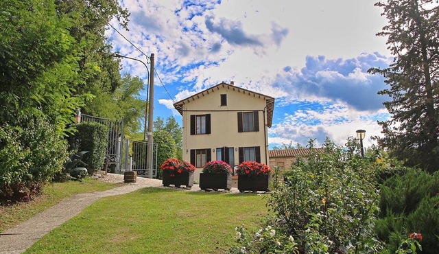 Flat in Piticchio with Scenic Views & Pool in Arcevia