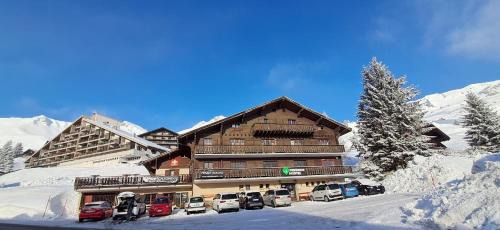 Freeride Hostel Restaurant & Camps
