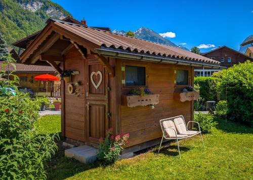 Gemütliches Gartenhüttli mit Alpenblick