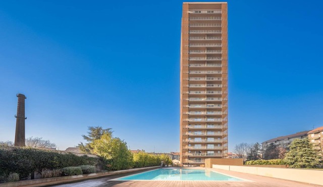 Giax Tower Luxury Oasis